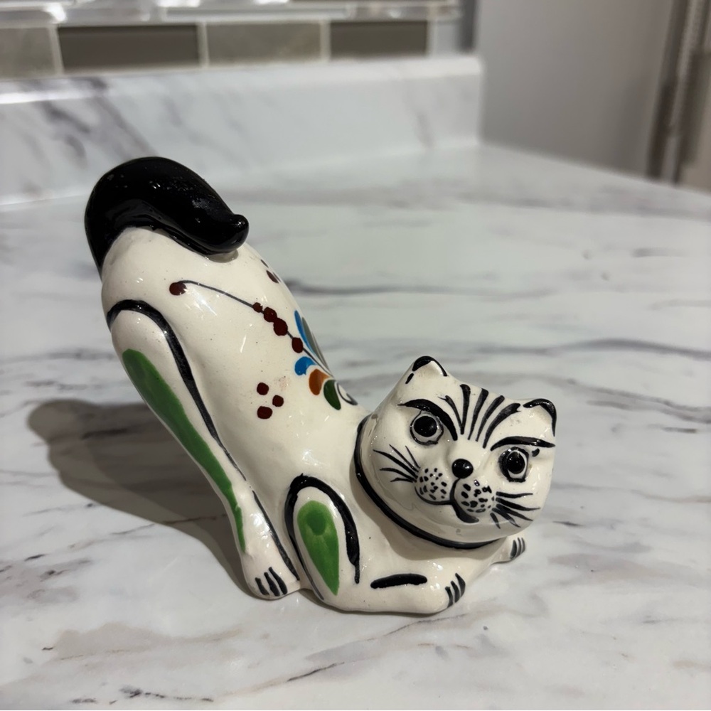 Vintage Tonala Mexico Pottery Cat Kitty